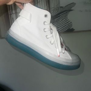 White and blue Chuck Taylor All Star CX High